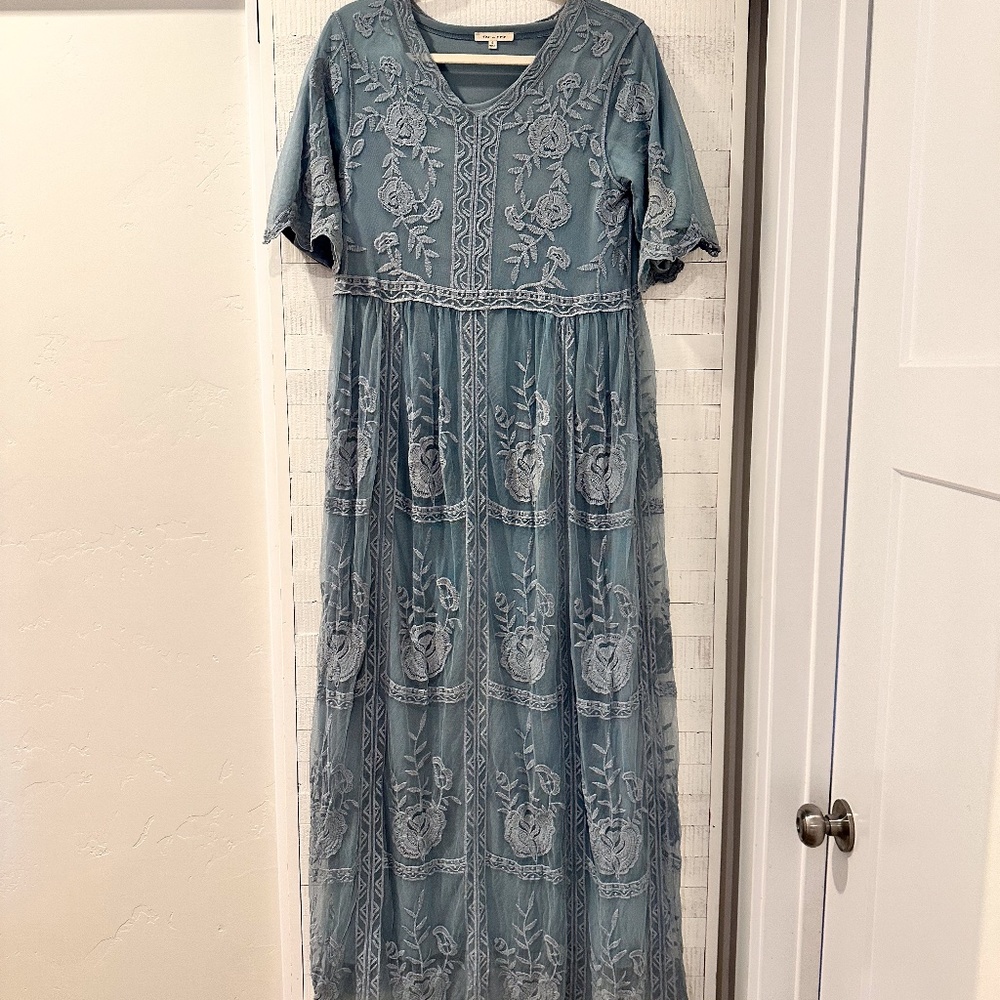 Tea n Rose Blue Lace Dress - Picture 2 of 7